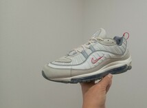 9E【特価/Used/入手困難】NIKE AIR MAX 98 SUMMT WHITE/METALLIC SILVER/Jordan sb force atmos AIRMAX dunk acg supreme 1 2 4 95 97 90 _画像3