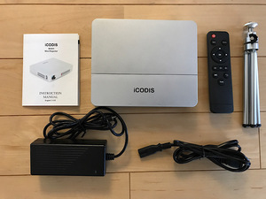 【美品 】プロジェクター　iCODIS RD-813 ポータブル　バッテリー内蔵 小型3000ルーメン