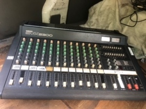  Yamaha Powered миксер EMX2300