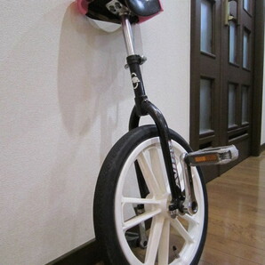 良品 使用感少 お子様のバランス感覚 運動神経アップに役立つ 一輪車 AVIGO 日本一輪車協会認定の画像1
