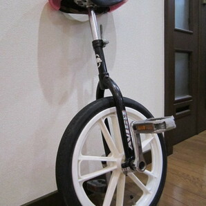 良品 使用感少 お子様のバランス感覚 運動神経アップに役立つ 一輪車 AVIGO 日本一輪車協会認定の画像7