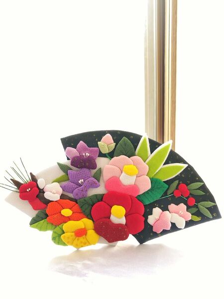 扇子の花園 (押し花)★扇子が花でいっぱいの美しい庭園を表現した置き物