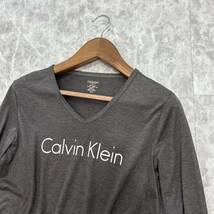 G # 良品 '高級感溢れる'『Calvin Klein カルバンクライン』長袖 ストレッチ素材 Vネック ロング Tシャツ / カットソー L 婦人服 トップス _画像3