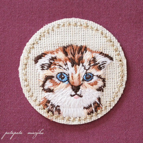 スコティッシュフォールド 刺繍 アイロン ワッペン 丸バッジ アップリケ 猫 子猫 雑貨 パタミン ハンドメイド