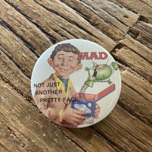 80's ヴィンテージ　vintage 缶バッジ　MAD magazine マッドマガジン　1987年　デッドストック　アメコミ　ヒッピー　ロバートクラム