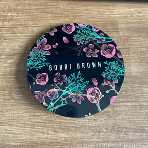 BOBBI BROWN クッションファンデーション　カバー　蓋