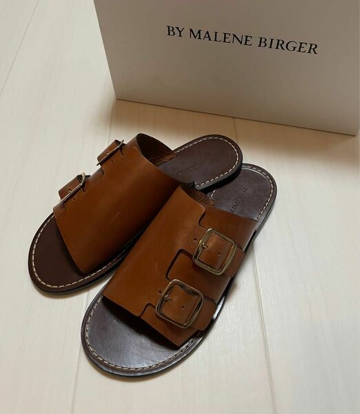 新品 BY MALENE BIRGER バックル レザー フラット サンダル ブラウン ゴールド バイ マレーネ ビルガー