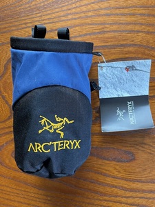  tag attaching Canada made [ARC'TERYX] chock back L blue 