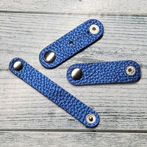 コードホルダー・イヤホンクリップ 3個セット【牛革】メタリックブルー系