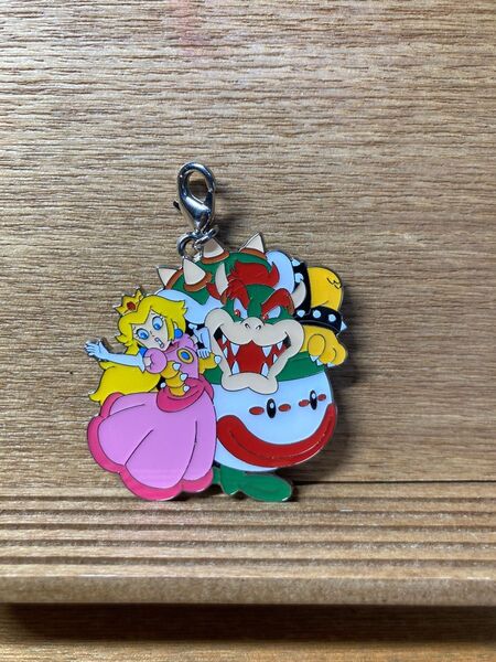クッパ&ピーチ姫 メタリックキーホルダーユニバーサルスタジオジャパンスーパーニンテンドーワールド商品