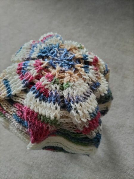 ベレー帽　　手編み