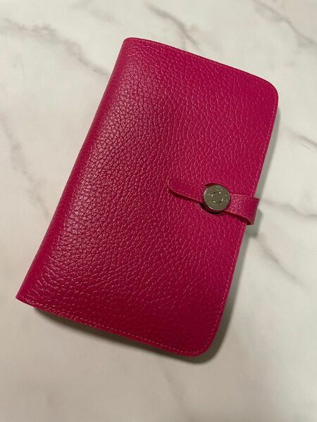 手帳型　財布　カードケース　コインケース付　新品　鮮やかピンク　大容量