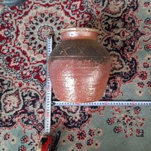 津軽烏城焼き　花瓶　今井理桂の弟子の作品です　高さ24センチ　横17センチ　20年以上前に６万円程で購入したものです_画像2