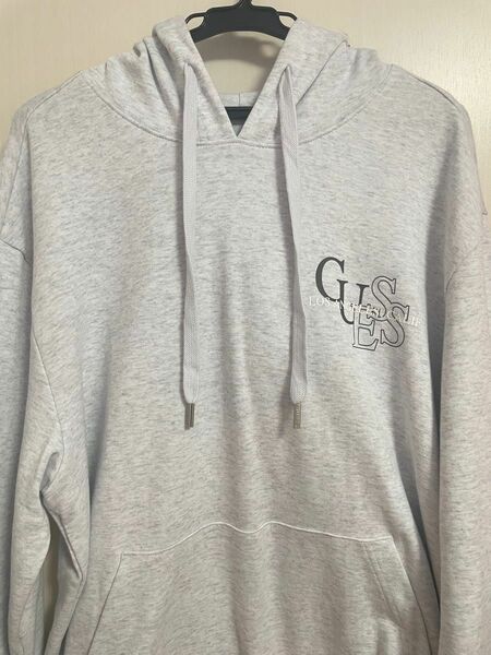 GUESS パーカー