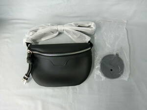 【未使用品】LVEU. One shoulder mini pouch bag　ワンショルダーミニポーチバッグ　黒　ブラック　横：約24cm　縦：約17cm　ラブユ.
