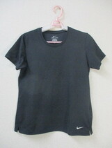 ナイキ　ＮＩＫＥ　ＤＲＩ－ＦＩＴ　レディース　Ｔシャツ　Ｌサイズ　１６５/８８Ａ　黒　シルバー・ロゴプリント　刺繍_画像1