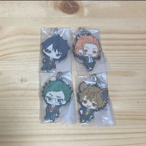 ツイステ ラバーストラップ デュース トレイ ケイト ラギー