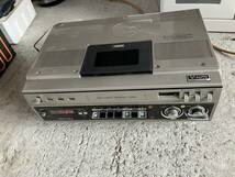 東芝 カセットデッキ ビデオデッキ VTR V-5300_画像1