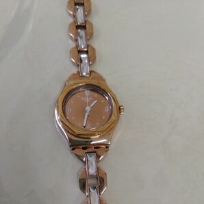 女性用腕時計　swatch