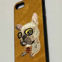 新品 刺繍の犬のiphoneケース 7/8/SE2.3用おしゃれデニム色 動物かっこいい ブルドック パグ ボストンテリア 黄土色 イエロー金色　男性_画像6