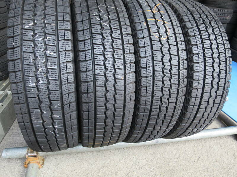 21年製バリ山 195/80R15 107/105L LT ◆ダンロップ WINTER MAXX SV01◆ 4本 B484 スタッドレス