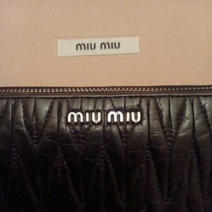 『確認用画像』美品 定価9.3万円 miu miuミュウミュウMATELASSEマテラッセ 高級Italy製ラウンドファスナー財布ブラック黒 5ML506 PRADA 箱