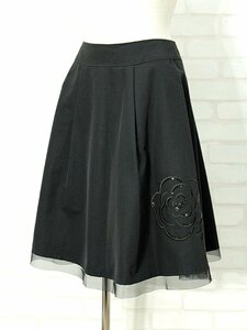 美品 エムズグレイシー 花刺繍チュール裾ひざ丈タックフレアスカート 黒38 ak039