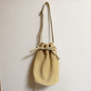 ビンテージ本革の巾着バック