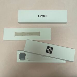 Apple Watch SE（GPSモデル） 40mm スターライトアルミニウムケースとスターライトスポーツバンド レギュラー