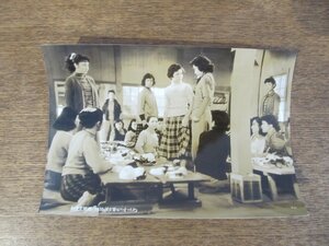 2309MK●映画スチル写真「何故彼女等はそうなったか」新東宝/1956昭和31●香川京子/池内淳子/他●スチール/約10.7cｍ×15.6cm