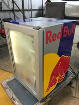 Red Bull レッドブル 小型 51L 3段 冷蔵庫 冷蔵ショーケース 非売品 ☆動作確認済み☆2016年製_画像3