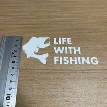 53. 【送料無料】 釣り LIFE WITH FISHING カッティングステッカー フィッシング アウトドア 【新品】_画像3