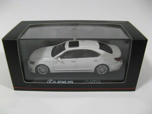 【未使用】京商 1/43 レクサス LS600hL ホワイト・パール CS（03647W LEXUS LS600hL）