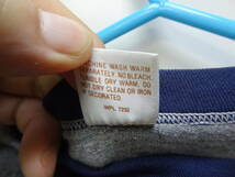 全国送料無料 アメリカ USA 古着 肩切替 グレーXネイビー色 SPORTS WEAR メンズ MADE IN USA 七分袖 Tシャツ S(34-36) ⑪_画像3