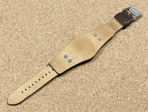 送料無料 ラグ幅：22mm 男女兼用 ブラウン マット付き リベット腕時計ベルト レザーベルト レザーバンド_画像2