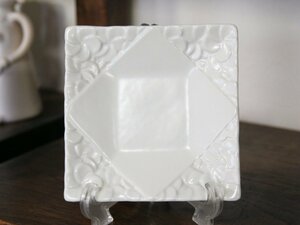 ジェンガラ JENGGALA 食器・陶器 Square Frangipani Plate【アウトレット】※同梱発送可