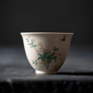 【中国景徳鎮製】上品手描き茶器茶道具　草木灰釉花海棠模様 手作り陶磁器品茗杯1個 古美術 酒器