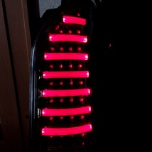 Valenti ハイエース 200系 LEDテール ライト 右 スモーク DIYカスタム 加工 現状ジャンク(前期 1型 2型 3型 TRH KDH 201 205 214 レジアス)_画像5