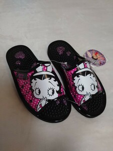 * 新品！ベティブープ 健康サンダル♪ スリッパ履物 M サンリオ Betty Boop* ピンクバニー サンダル ハローキティサンダル マイメロ クロミ