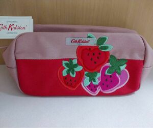 CathKidstonポーチ（イチゴ柄）