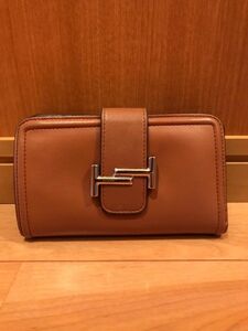 トッズ TOD'S ダブルT二つ折り財布 ブラウン