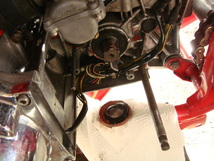 日本製 GT380 ドライブ シール メーカー 欠品 純正 廃盤 サンパチ スプロケット 奥 エンジン オイルシール スプロケ 裏 ミッション 腰下_画像4