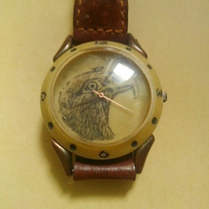 鷹の文字盤　レトロ　謎の腕時計　クォーツ