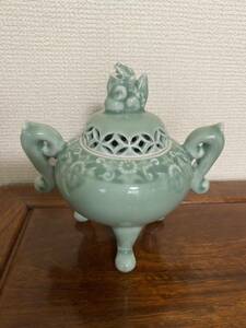  Arita . saucepan blue censer . tool three pair lion ornament 