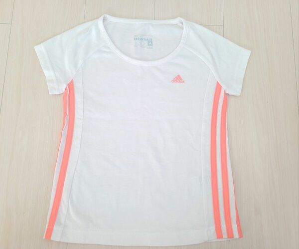 美品　130cm　adidas 半袖Tシャツ CLIMALITE　女の子