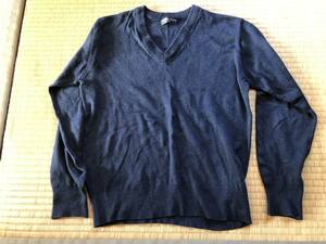 紺色Vネックセーター　サイズ150