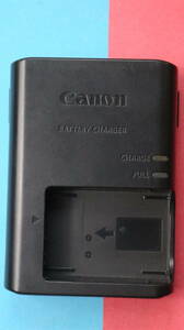  中古　純正・完動・美品　CANON　キャノン純正 充電器 LC-E12 送料140円～