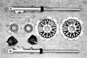 ＧＳ４００　ダブルディスク　キット　トレンチ　カット　バフ/外装 フロントダブル フロントフォーク キャリパー ディスクローター 新品