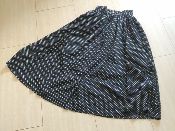dazzlin　ミモレ丈スカート　黒×ドット柄　Sサイズ相当　極美品