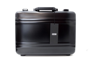  unused goods! Zero Halliburton ZERO HALLIBURTON aluminium attache case 9433501 black kz4618206467